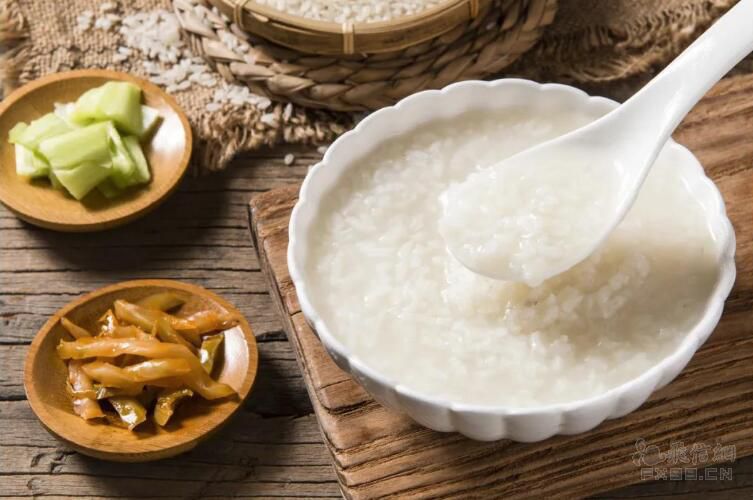 朝鲜爆冷胜日本疯狂庆祝 球员赛后先谢中国球迷